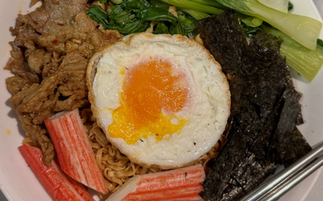 Cậu Út - Mì Trộn Rong Biển & Bánh Mì Bò Nướng