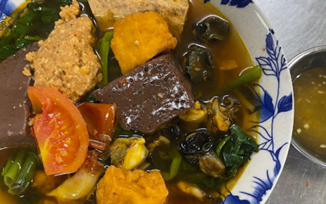 Bếp Tí Em - Food & Drink