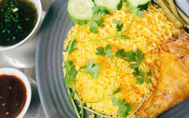 Cơm Gà Xối Mỡ - A Phát