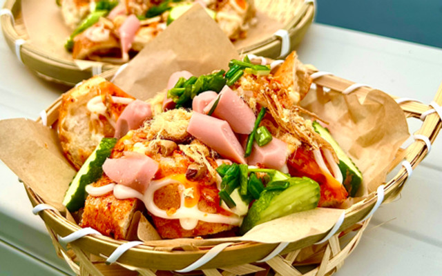 Bánh Mì Nướng Muối Ớt & Bánh Tráng Trộn - Ăn Vặt Phong Phú