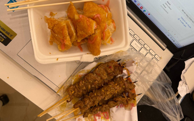 Én - Thịt Xiên Nướng & Bánh Mì - 320 Giải Phóng