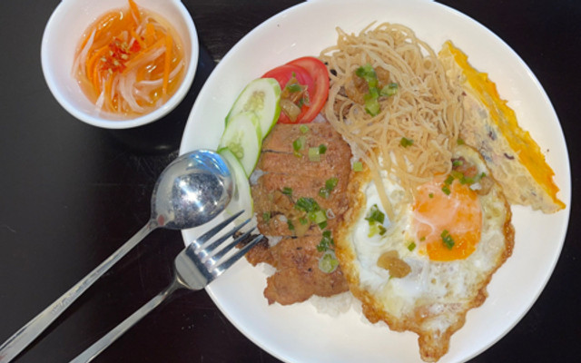 The Us Sushi Rolls - Cơm Gia Đình - 91 Nguyễn Văn Thủ