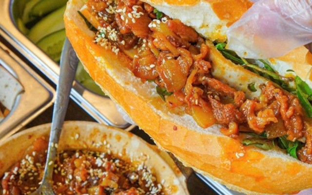 Huế Ngon - Bánh Mì Thịt Xíu Rim - 67 Phan Thanh (Premium)