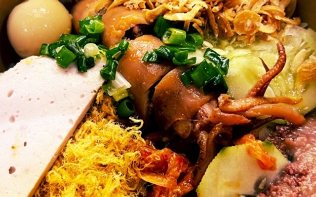 Tiệm Xôi Mực Quốc Dân - 210 Đỗ Bá