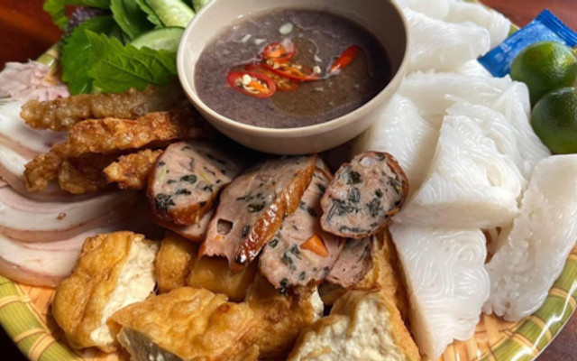 Bánh Cuốn, Bún Riêu Chả Đậu & Gà Tần Xuân Phương