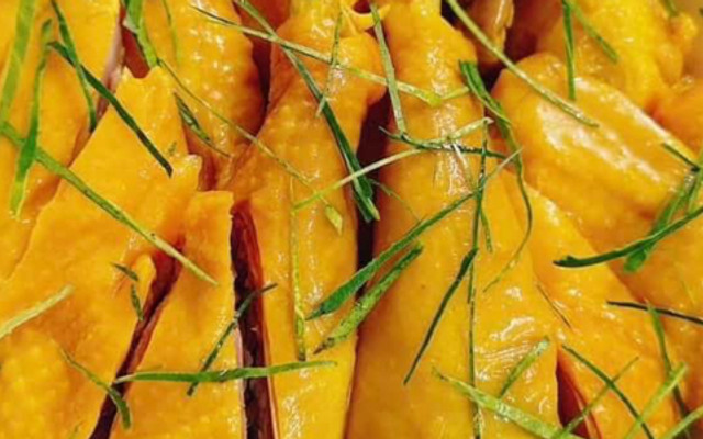 Đồ Ăn Nhẹ & Chân Gà Sốt Thái Sinh Đôi