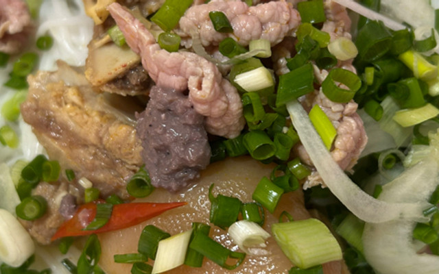 Bún Riêu Thịt Buôn Mê - 18 Hàm Long