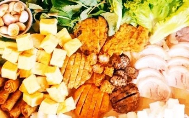 Nhà Sen Bún Đậu Mắm Tôm - Hoàng Hoa Thám