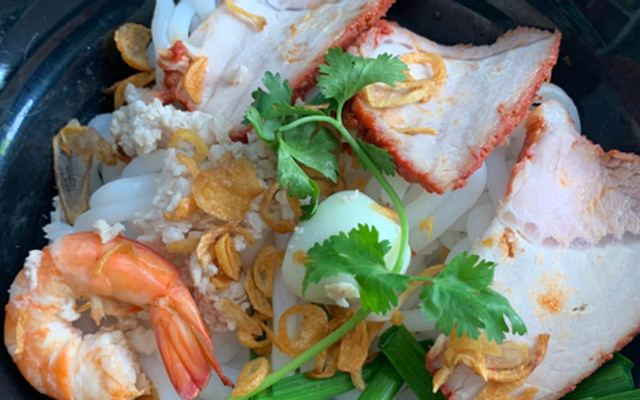 2 Mẹ Con - Hoành Thánh, Mì & Xá Xíu - Võ Văn Tần