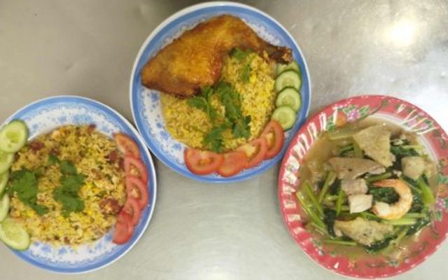 A Hui - Cơm Chiên Đùi Gà, Cơm Chiên Dương Châu & Mì Xào Giòn - Miếu Bình Đông