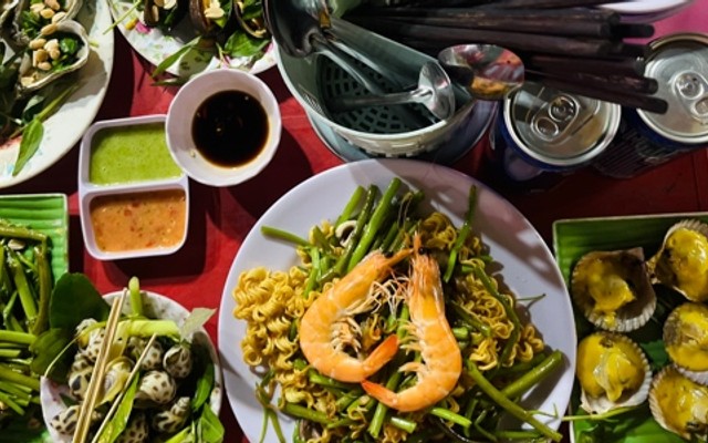 Ốc Phan Thiết - Hàu, Ốc & Hải Sản - 229 Trần Hưng Đạo