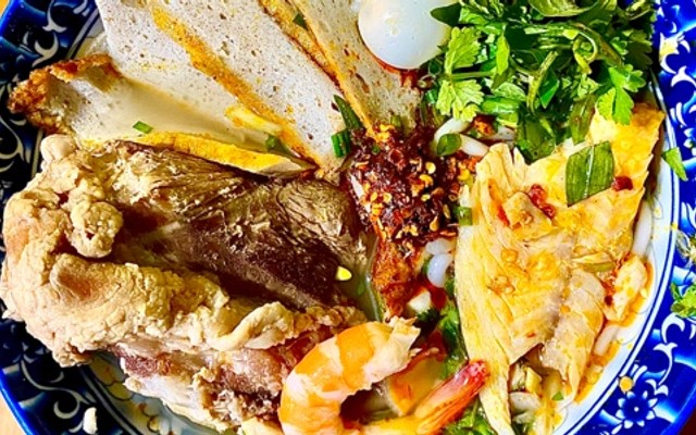 Bánh Canh A Thuận - 64 Nguyễn Duy Trinh