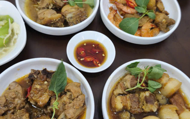 Tiệm Cơm Nhà - Cơm Và Trà - Tràng Duệ