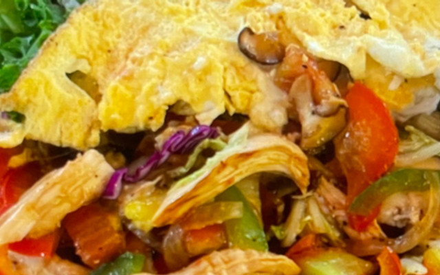 Cơm Gà & Hải Sản Bình Dân - Triệu Việt Vương