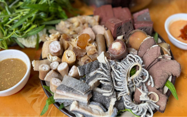 LẨU LÒNG ĐUÔI BÒ, LẨU NƯỚNG THAN HOA & GÀ ĐỦ MÓN - KHU 6 TRẠM TRÔI
