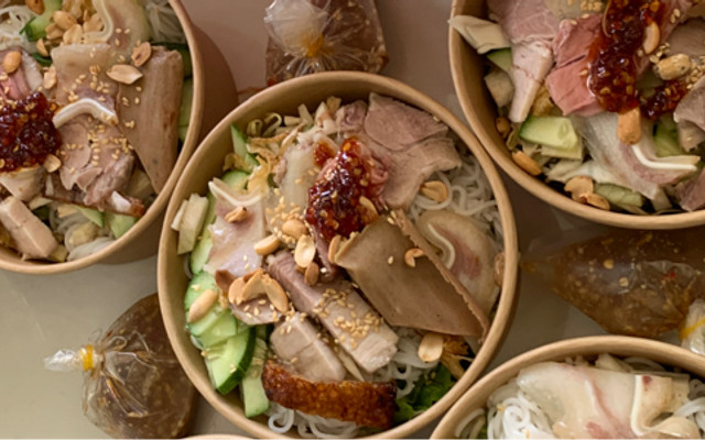 Bún Mắm Bê Thui, Heo Quay & Luộc - Tai Mui