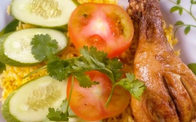 Cơm Gà Xối Mỡ Tài Lộc Văn Lang