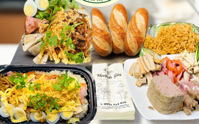 Bánh Mì & Xôi Mặn Huỳnh Gia