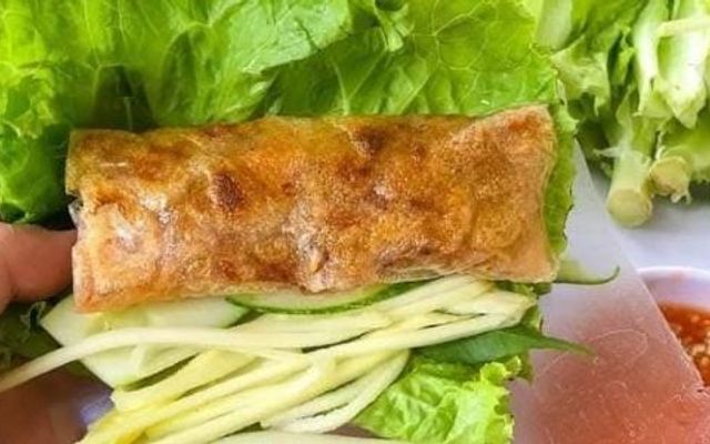 Pé Sữa - Bánh Tráng Nướng Mắm Ruốc, Chả Lụi Lagi & Nem Nướng Cá Khô Lagi