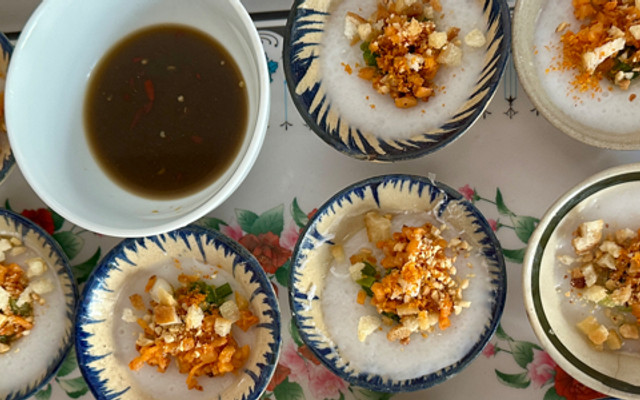 Cô Thạch - Bánh Bèo & Bún Vàng (Bún Nước Tro)