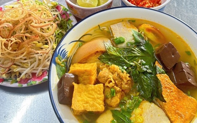 Bún Riêu & Canh Bún Cua Đồng Út Thanh - Đường 3 Tháng 2