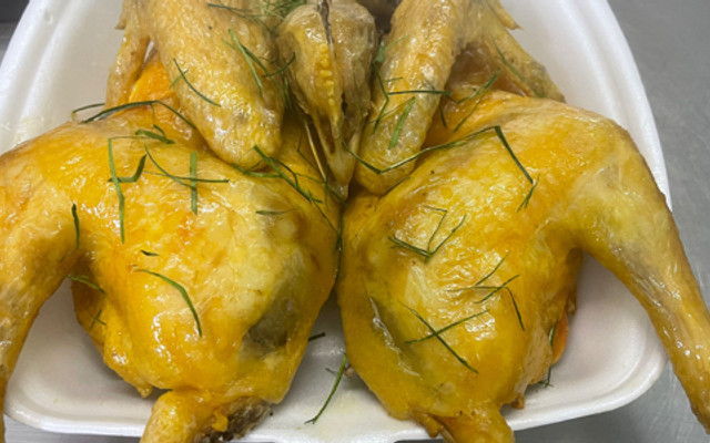 Giang Nguyễn - Gà Chiên Nguyên Con - 77 Cao Thắng