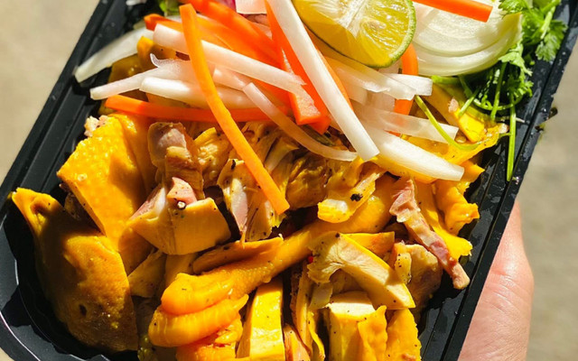 Ăn Vặt & Gà Ủ Muối Lynh Lynh