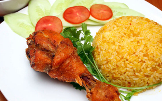 Cơm Gà Xối Mỡ - Trần Cung