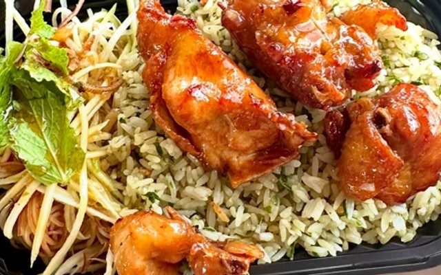 Lẩu Gà Lá É - 738A Lâm Quang Ky