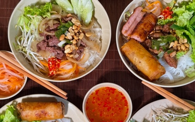 Bún Thịt Nướng Khéo Ăn - Quán Ăn - 11 Phan Bội Châu