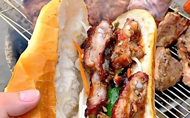 Bánh Canh Huế & Bánh Mì Thịt Nướng - Cậu Út Quán