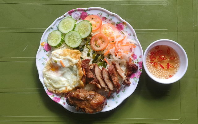 Cơm Tấm & Bún Thịt Nướng Sài Gòn - Đồ Ăn - 61 Trần Đăng Ninh