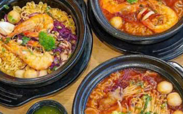 Quán Anh Đào Trà Sữa Mỳ Cay - Hoàng Tam Kỳ