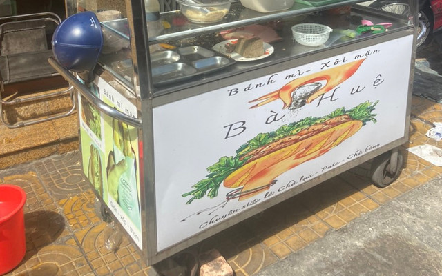 Bánh Mì Bà Huệ - Bánh Mì Pate Chả Lụa