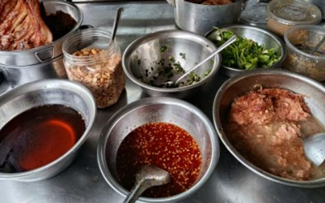 BÁNH MÌ GIA TRUYỀN TƯ RỞ 2 - Quang Trung