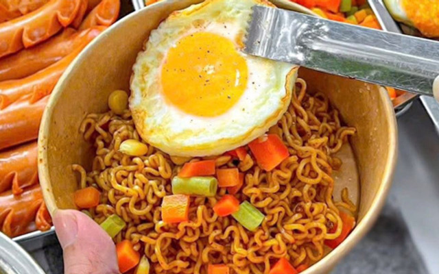 Củ Cải - Mỳ Trộn & Ăn Vặt - 251 Phạm Văn Đồng