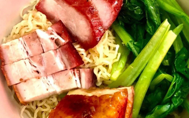 A Dìn Quán - Cơm, Mỳ & Gà Ác - Đường Số 4