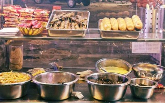 Quán Bánh Mì Bơ Ba Tê Ngũ Vị 8k - Ông Ích Khiêm