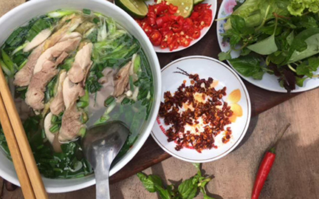 Yến Béo - Phở Gà số 1 Bắc Hà, Gà Đồi & Gà Cựa