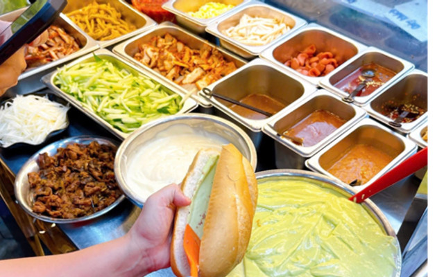 Bánh Mì Sài Gòn - 131 Văn Cao