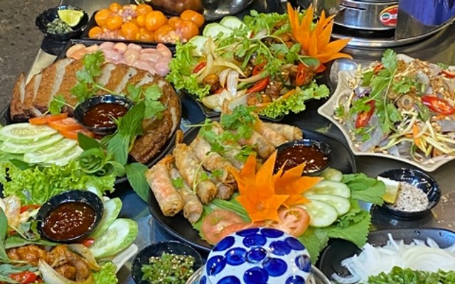 Lẩu Gà Lá É Con Gà Trống 3 - Nguyễn Gia Trí