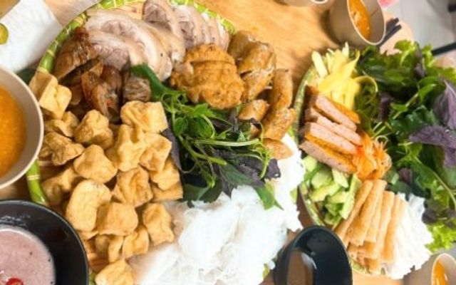 Bếp Nhà Lan - Nem Nướng Nha Trang, Bún Đậu & Đồ Ăn Vặt