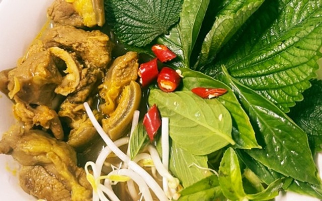 Hủ Tiếu & Cà Ri Dê - Dê Nè He!
