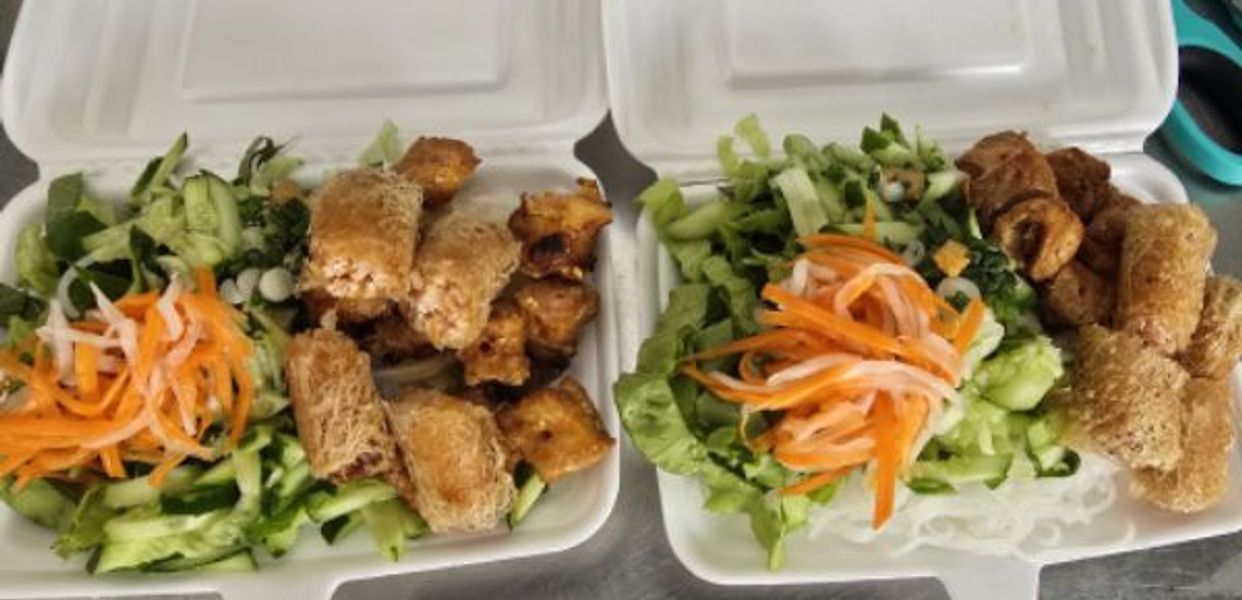 Quán Của Quắn - Bún Thịt Xiên, Bún Bò Xào & Cơm Tấm