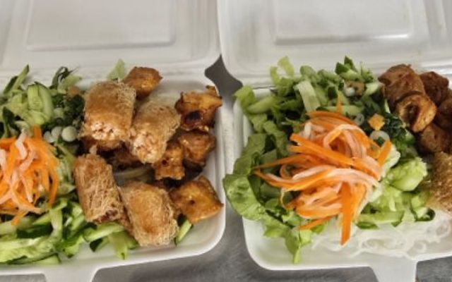 Quán Của Quắn - Bún Thịt Xiên, Bún Bò Xào & Cơm Tấm