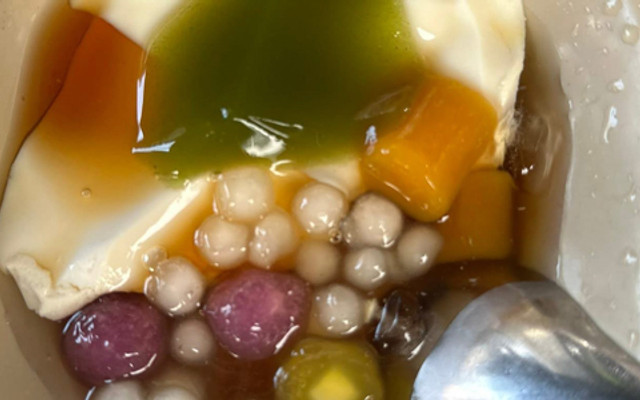 Quán Chị Thanh - Chè Thập Cẩm & Tào Phớ