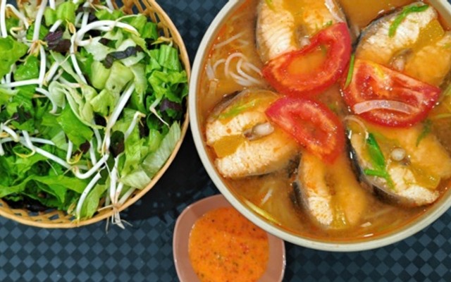 Yên Dương Quán - Bún, Lẩu Cá Tầm & Lẩu Gà Đen Lá É