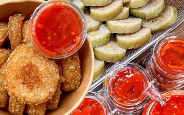 Bánh Tét Chiên & Chân Gà Xả Tắc Tiêu Xanh - Pà Pũm