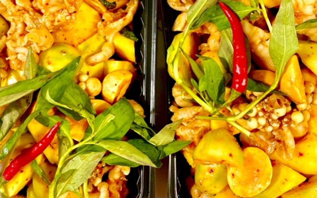 Ăn Vặt Nhà Gánh - Chân Gà Sốt Thái & Gà Ủ Muối