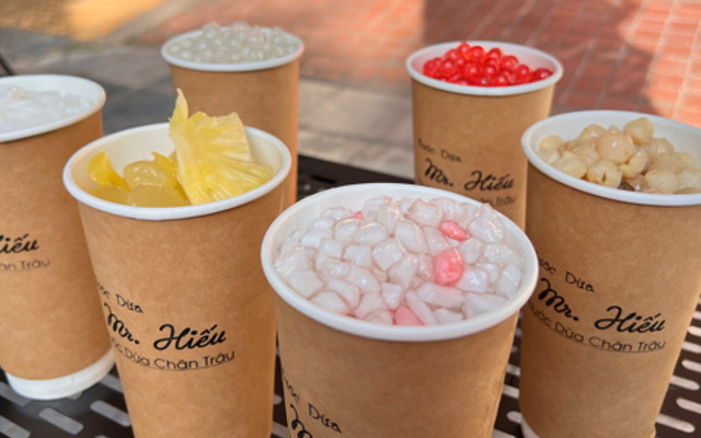 Tiệm Nước Dừa Mr Hiếu - 93 Lê Thanh Nghị